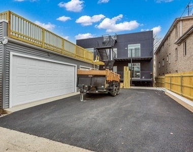 2536 N 72nd Court - Photo Thumbnail 25