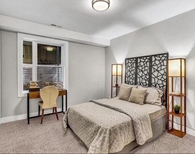 2536 N 72nd Court - Photo Thumbnail 13