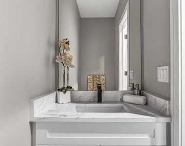 2536 N 72nd Court - Photo Thumbnail 17