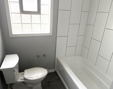 736 E Division Street - Photo Thumbnail 6