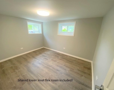 736 E Division Street - Photo Thumbnail 9