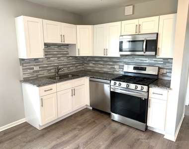 736 E Division Street - Photo Thumbnail 1