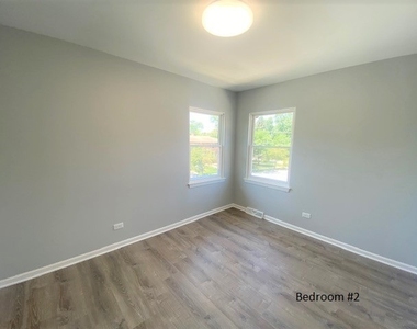 736 E Division Street - Photo Thumbnail 8