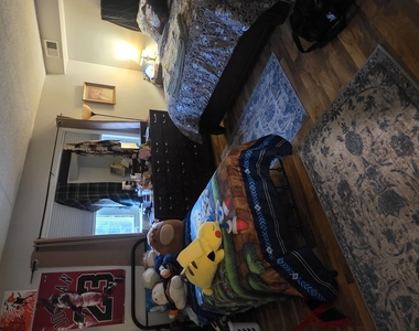 6240 S Newland Avenue - Photo Thumbnail 8