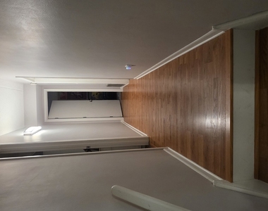 6240 S Newland Avenue - Photo Thumbnail 5
