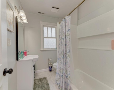 97 N Harlem Avenue - Photo Thumbnail 10