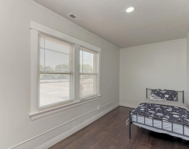97 N Harlem Avenue - Photo Thumbnail 6