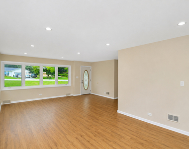7n435 Linden Avenue - Photo Thumbnail 9