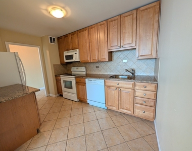 5455 N Sheridan Road - Photo Thumbnail 2