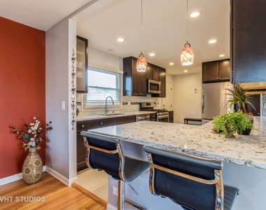 331 E Lake Avenue - Photo Thumbnail 6