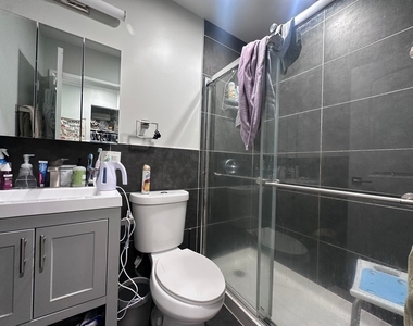541 W Oakdale Avenue - Photo Thumbnail 3