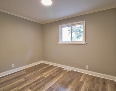 153 W Briarcliff Road - Photo Thumbnail 10