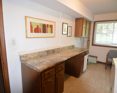 372 Eastern Avenue - Photo Thumbnail 14