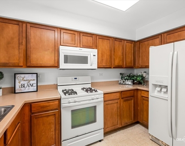 616 Lincoln Station Drive - Photo Thumbnail 5