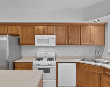 533 Cherry Hill Court - Photo Thumbnail 10