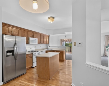 533 Cherry Hill Court - Photo Thumbnail 9