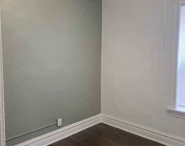 2120 S Ridgeway Avenue - Photo Thumbnail 4