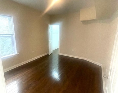 7743 S East End Avenue - Photo Thumbnail 10