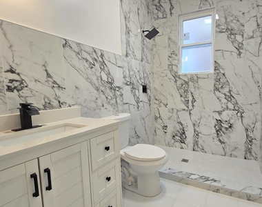 3516 W Polk Street - Photo Thumbnail 3