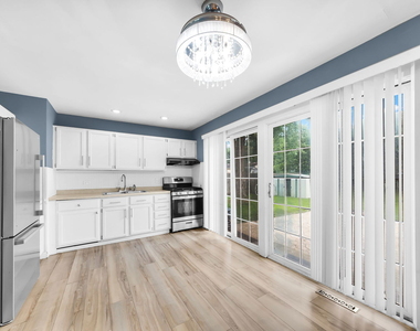 1529 Ronzheimer Avenue - Photo Thumbnail 5