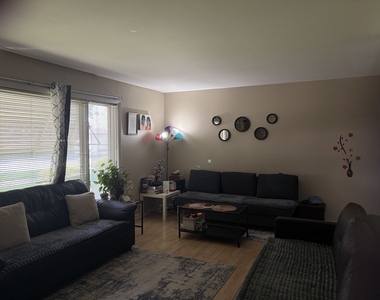 10405 S Keating Avenue - Photo Thumbnail 3