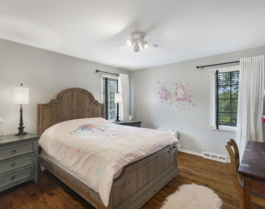 32 Chatham Lane - Photo Thumbnail 13