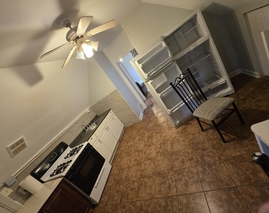 3419 W Beach Avenue - Photo Thumbnail 5