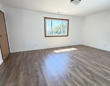 311 Dawn Court - Photo Thumbnail 4