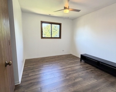 311 Dawn Court - Photo Thumbnail 12