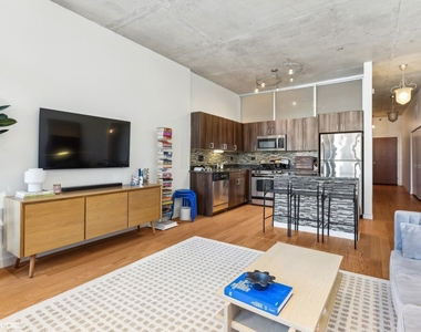 235 W Van Buren Street - Photo Thumbnail 3