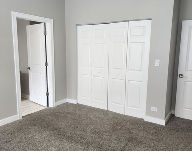 2320 E 70th Place - Photo Thumbnail 6
