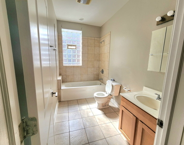 2320 E 70th Place - Photo Thumbnail 3