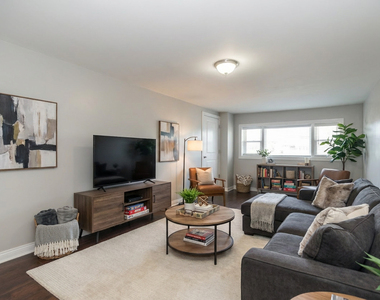 382 Chappel Avenue - Photo Thumbnail 3