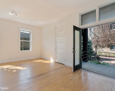 732 W 19th Street - Photo Thumbnail 2