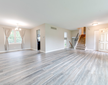 5s735 Park Meadow Drive - Photo Thumbnail 1