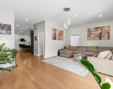 5047 W Winnemac Avenue - Photo Thumbnail 17