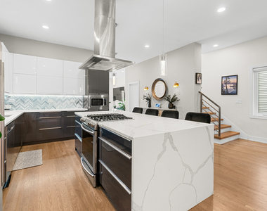 5047 W Winnemac Avenue - Photo Thumbnail 5
