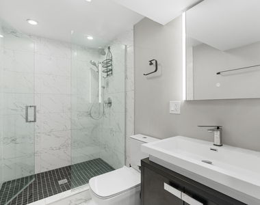5047 W Winnemac Avenue - Photo Thumbnail 15