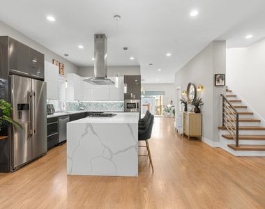 5047 W Winnemac Avenue - Photo Thumbnail 6