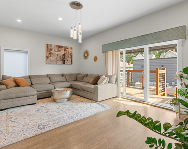 5047 W Winnemac Avenue - Photo Thumbnail 38