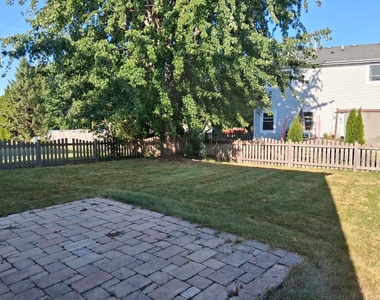 982 Rosefield Lane - Photo Thumbnail 12