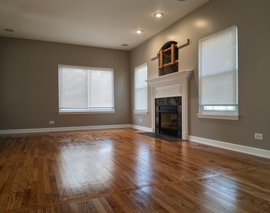 982 Rosefield Lane - Photo Thumbnail 3