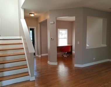 982 Rosefield Lane - Photo Thumbnail 2