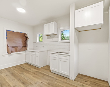 2112 S Drake Avenue - Photo Thumbnail 9