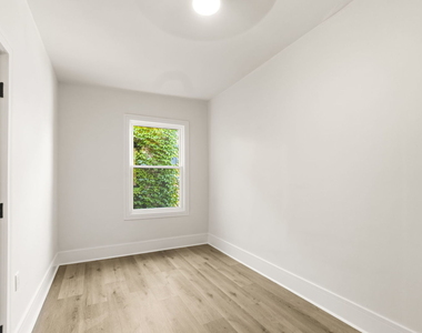 2112 S Drake Avenue - Photo Thumbnail 5