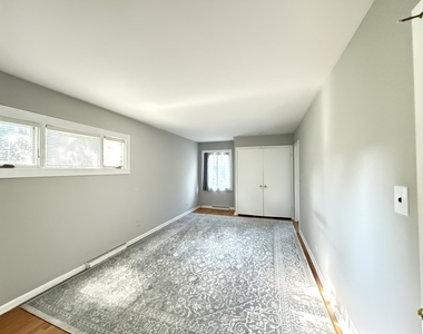 1954 Redwood Lane - Photo Thumbnail 12