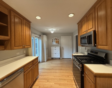 1954 Redwood Lane - Photo Thumbnail 2