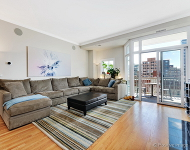 508 W Melrose Street - Photo Thumbnail 2