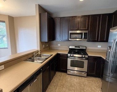 2250 Aurora Drive - Photo Thumbnail 5