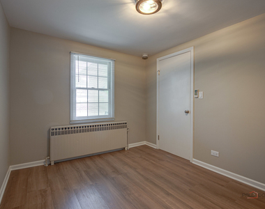 47 Prairie Avenue - Photo Thumbnail 13